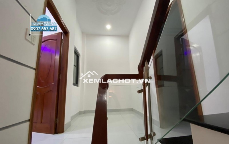 Chính chủ cần Bánnhà 66m 3 tầng 3 ngủ 3 wc pt sân phơi Hướng Đông tt Bìa nở hậu ngang 4,65m đuôi hơn 5m Giá 5 tỷ có thỏa thuậnLiên hệ Hoàng :