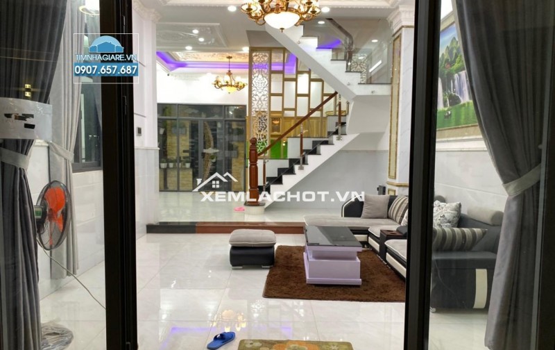 Chính chủ cần Bánnhà 66m 3 tầng 3 ngủ 3 wc pt sân phơi Hướng Đông tt Bìa nở hậu ngang 4,65m đuôi hơn 5m Giá 5 tỷ có thỏa thuậnLiên hệ Hoàng :