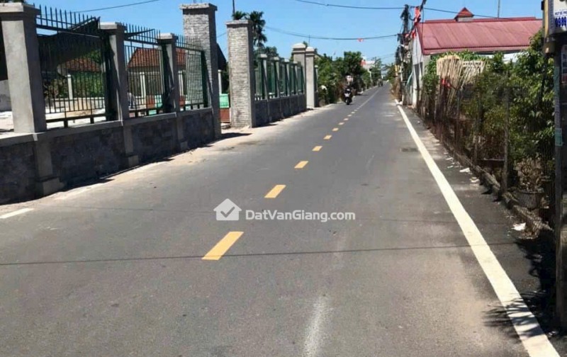 Bán Đất Văn Giang Hưng Yên 65,6m2 Ấp Kim Ngưu Tân Tiến Ô Tô Vào Tận Đất Giá Chỉ 4x Triệu M2