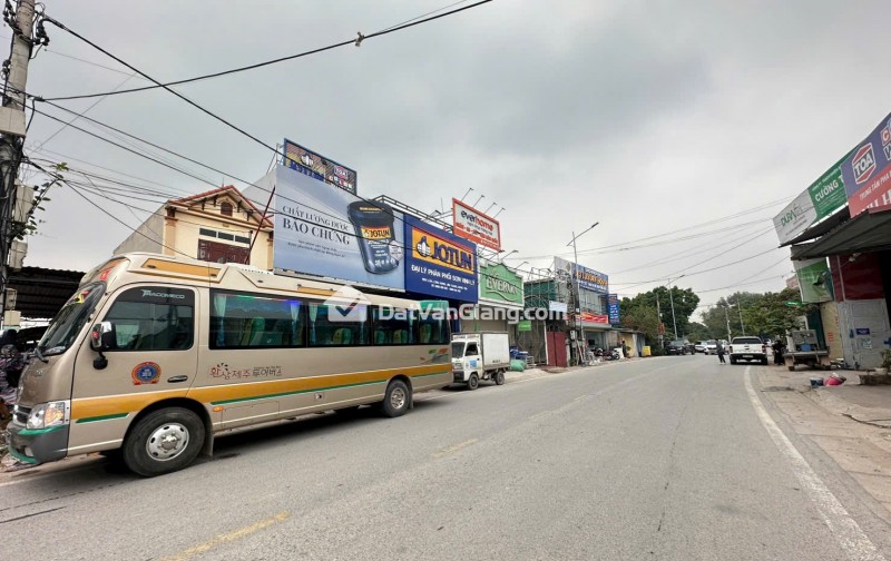 Cho thuê mặt bằng Kinh Doanh Sầm Uất Bậc Nhất Khu Vực, đường Phó Đức Chính, Cơ Hội Hiếm