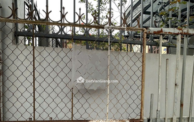 Cho thuê mặt bằng Kinh Doanh Sầm Uất Bậc Nhất Khu Vực, đường Phó Đức Chính, Cơ Hội Hiếm