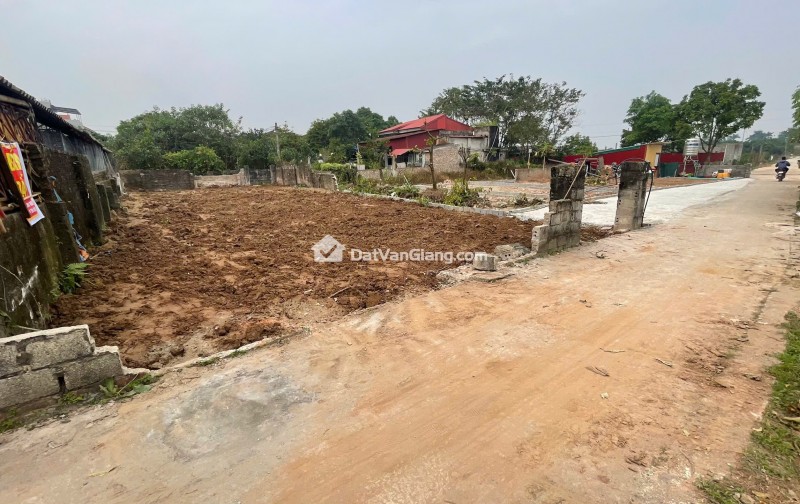 Bán Đất Thổ Cư 131m2 Mặt Tiền 10m tại Đông Tảo Khoái Châu Cạnh VĐ4 Đường thông 3m Giá 4xtr/m2