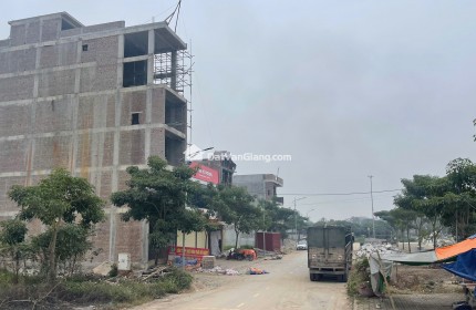 Bán Đất Đấu Giá Xã Đông Tảo 90M2 Đối Diện Chợ Mới 3ha, Gần Dự Án Sungroup 1760ha