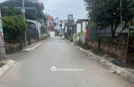 Bán đất thổ cư văn giang! Thôn Công Luận 1 64,4m2 mặt tiền 5m, đường thông 4m ô tô chạy vèo vèo