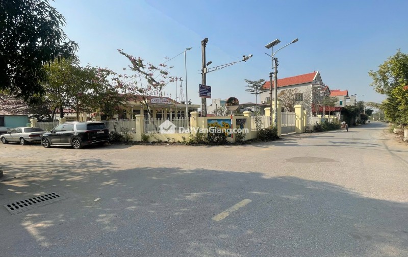 Bán đất ở Văn Giang 188,9m2, 2 Mặt tiền 7,8m, Cạnh ĐHBK CS2, Sát Ecopark, Ô tô 7 chỗ thông